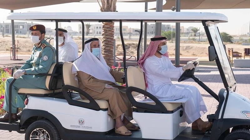 حاكم الشارقة يتفقد حديقتي كشيشة وشغرافة