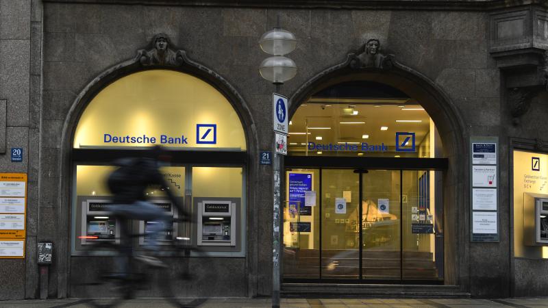 أحد فروع دويتشه بنك في ميونخ