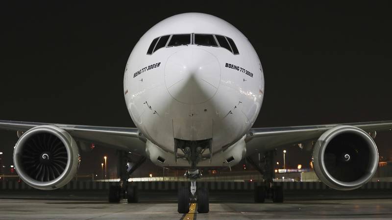 طيران الإمارات - توزيع اللقاح - مطار دبي 