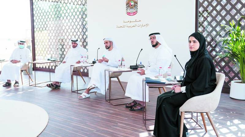 سارة الأميري وجانب من المشاركين