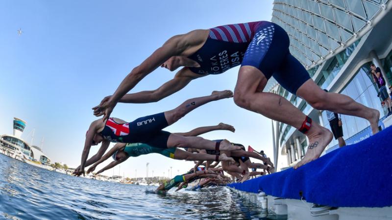 الترايثلون