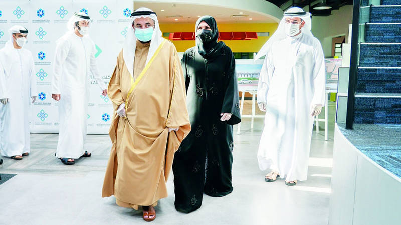 سلطان يتفقد مقر الهيئة بحضور محدثة الهاشمي 