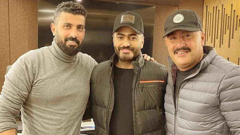 تامر حسني يغني تتر «نسل الأغراب» | صحيفة الخليج