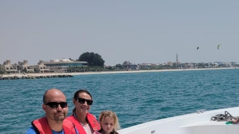 انقاذ عائلة