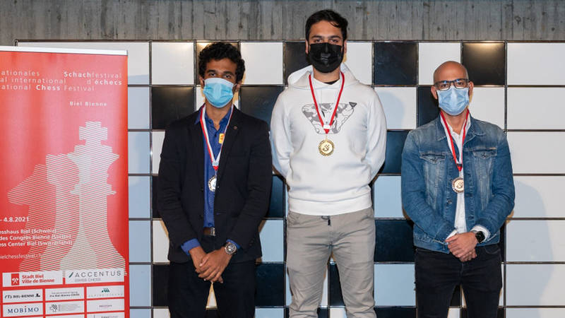  سالم عبد الرحمن على منصة التتويج