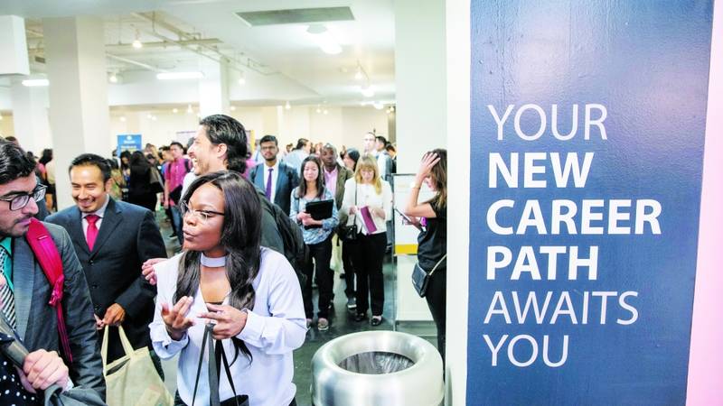 مركز للتوظيف في لوس أنجلوس (رويترز) 