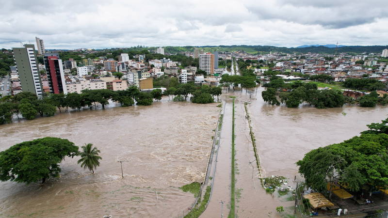 ارتفاع عدد ضحايا فيضانات البرازيل إلى 18.. ونزوح 35 ألفاً | صحيفة الخليج