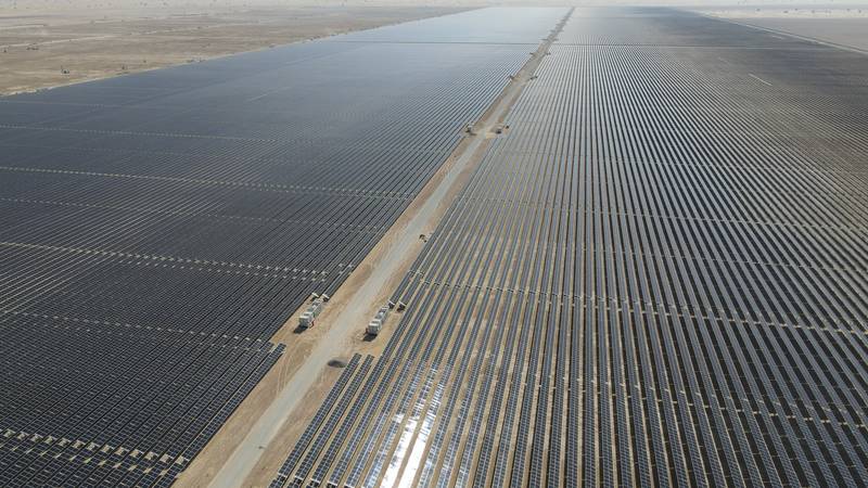 هيئة كهرباء ومياه دبي ترفع القدرة الإنتاجية للمشروع الأول من المرحلة الخامسة في مجمع محمد بن راشد آل مكتوم للطاقة الشمسية إلى 330 ميجاوات