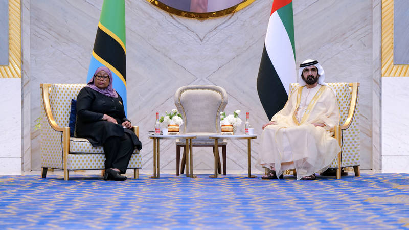 محمد بن راشد يستقبل رئيسة تنزانيا في معرض إكسبو 