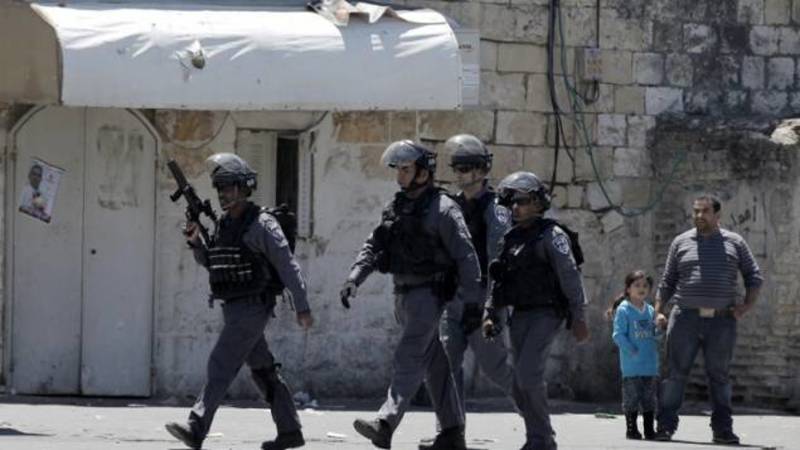 مقتل فلسطينيَيْن وضابط إسرائيلي في صدامات بالضفة الغربية