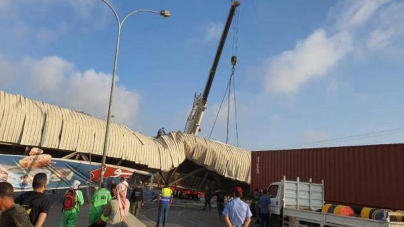 فيديو| انهيار جسر على طريق المطار الدولي ووقوع إصابات في عمّان