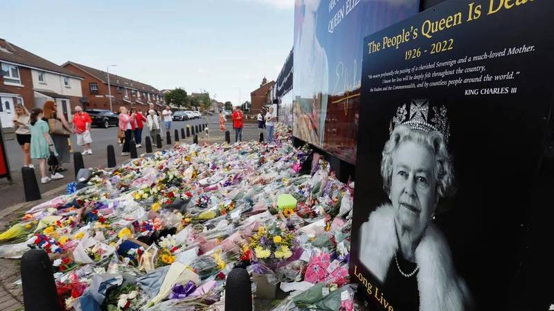 الآلاف يخيمون في شوارع لندن لمشاهدة جنازة الملكة إليزابيث