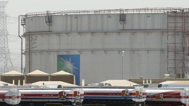 السعودية تعود لصدارة موردي النفط للصين