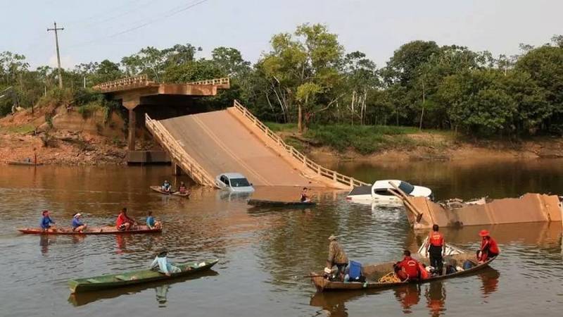 مقتل ثلاثة وفقدان 15 في انهيار جسر بالبرازيل