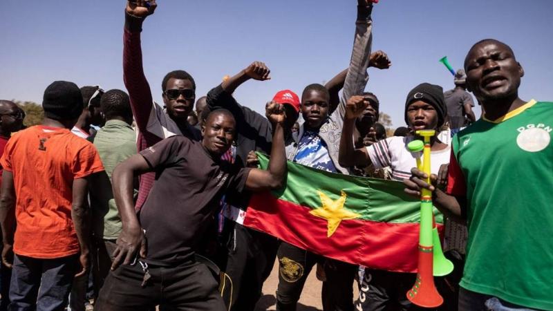 رئيس الاتحاد الإفريقي يدين انقلاب بوركينا فاسو