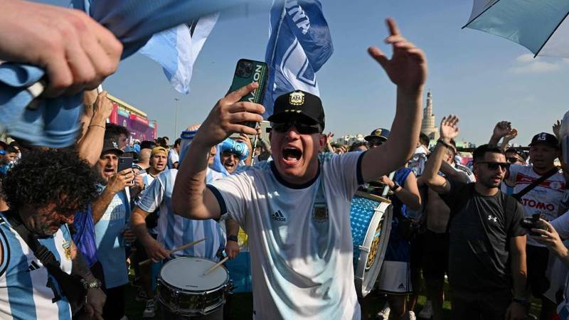 المشجعون الأرجنتينيون في الدوحة