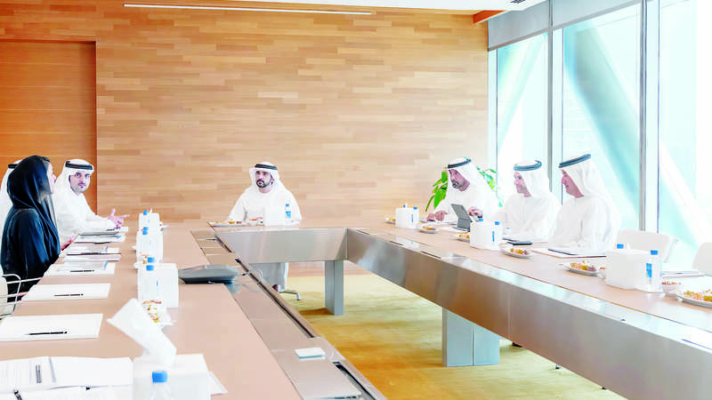 حمدان بن محمد يترأس الاجتماع بحضور مكتوم بن محمد وأحمد بن سعيد والحسيني والمري 