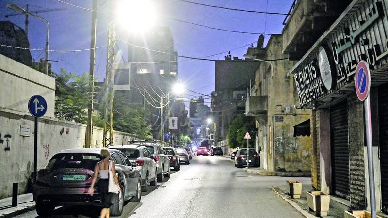 أحد الشوارع التي تمت إنارتها في بيروت