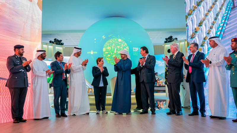 عبدالله بن زايد يطلع شعار كوب 28