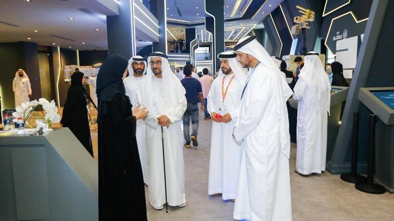 فيصل بن سلطان القاسمي يزور معرض «آيدكس 2023»