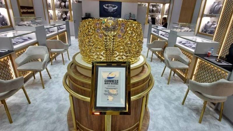 أكبر خاتم من الذهب في العالم