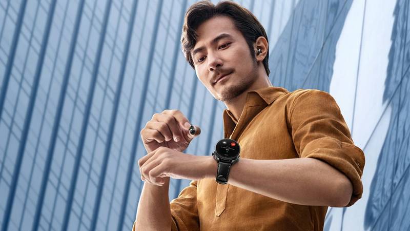 HUAWEI WATCH Buds هي أروع ساعة ذكية مزودة بسماعات أذن يمكنك الحصول عليها اليوم في الإمارات