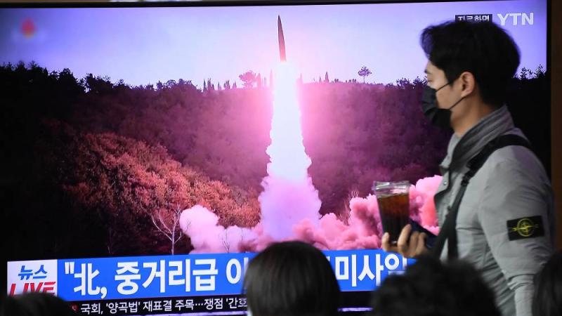 نشرة إخبارية مصحوبة بملف فيديو لتجربة صاروخ كوريا الشمالية