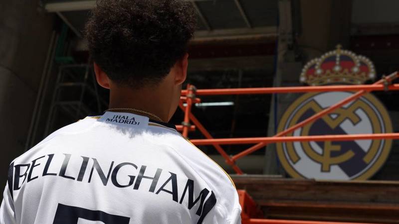 لاعب الوسط الدولي الإنجليزي الشاب جود بيلينغهام