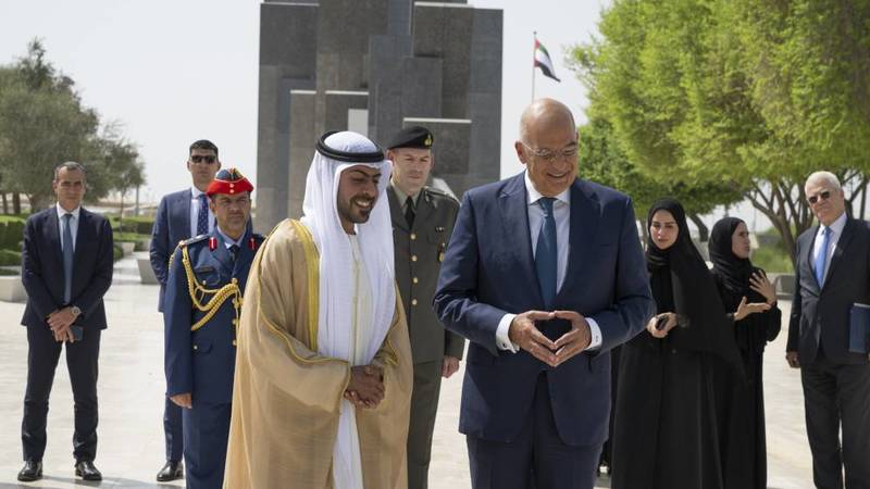 خليفة بن طحنون والوزير ديندياس في الواحة