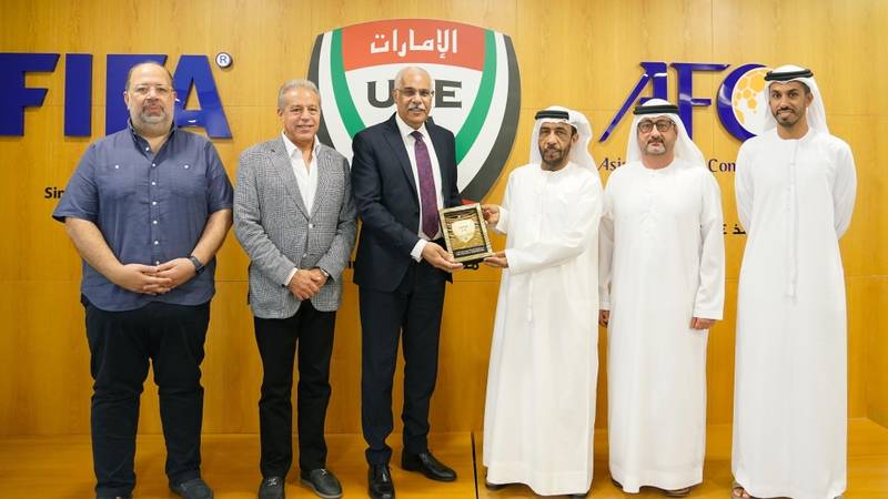 اتحاد الكرة يتعاون مع نظيره المصري