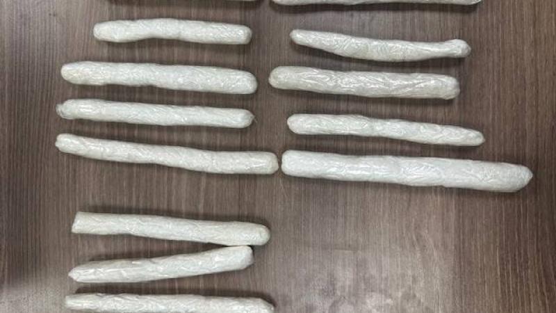 «جمارك دبي» تضبط مسافراً أوروبياً حاول تهريب الممنوعات