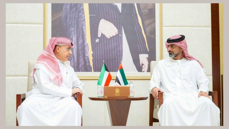 عمار بن حميد يستقبل سفير الكويت ويبحثان تعزيز العلاقات