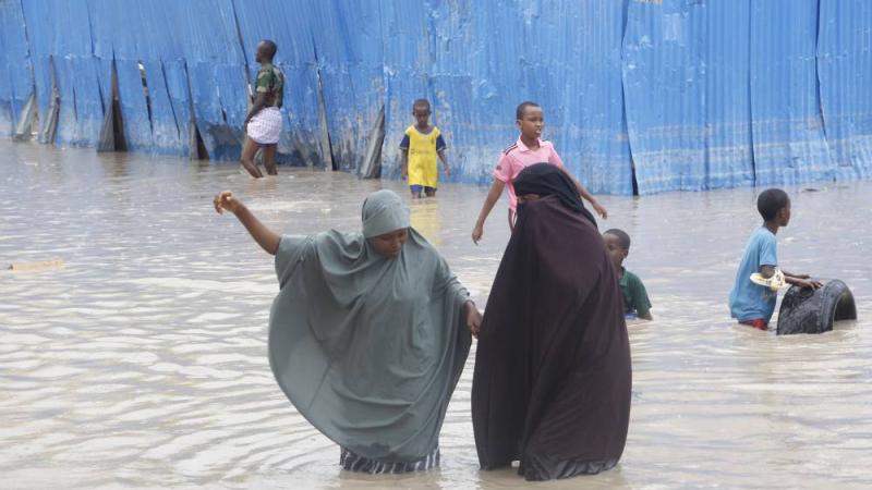 50 قتيلاً و700 ألف نازح جراء الفيضانات في الصومال