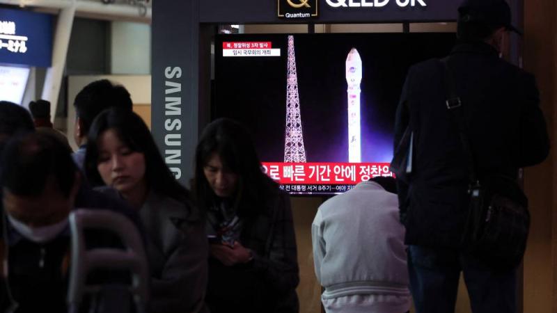 كوريا الجنوبية تؤكد نجاح بيونغ يانغ بوضع قمر تجسّسي في المدار