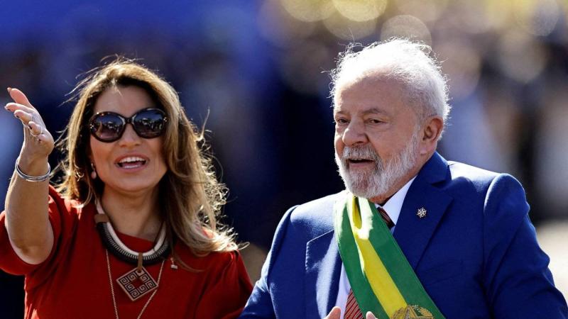 الرئيس البرازيلي دا سيلفا وزوجته روزانجيلا 