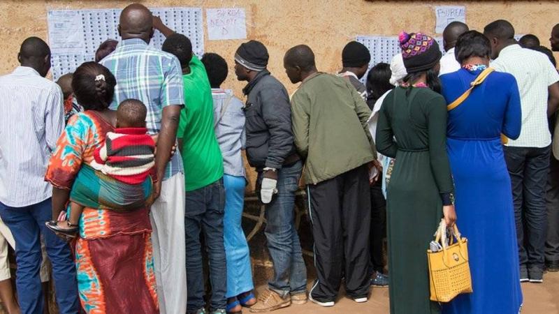 الكونغو تمدد التصويت في انتخابات الرئاسة والمعارضة تطالب بإعادتها