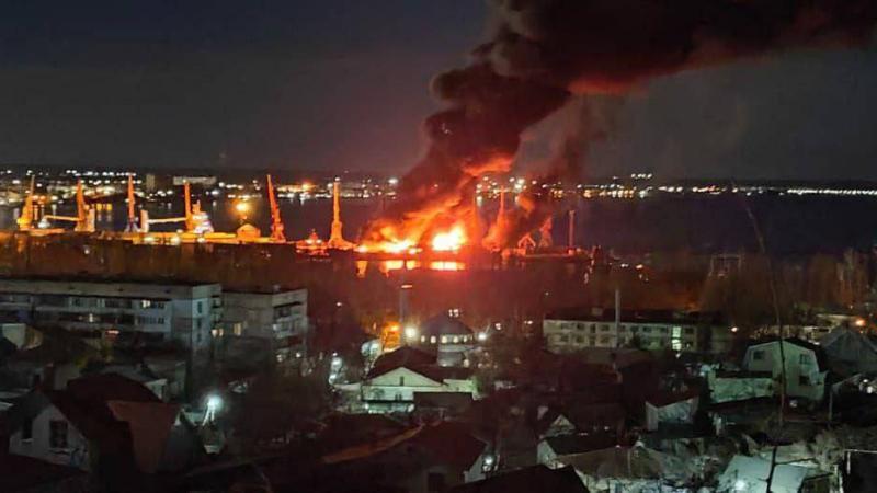 انفجارات وحرائق تهز القرم جراء هجوم جوي.. وروسيا تسيطر على الوضع