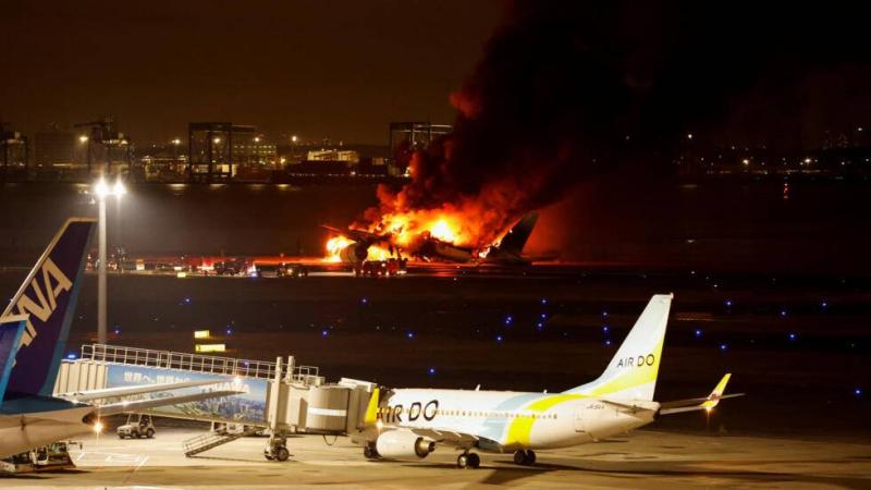 عودة حركة الطيران بمطار هانيدا في طوكيو بعد حادث تصادم طائرتين