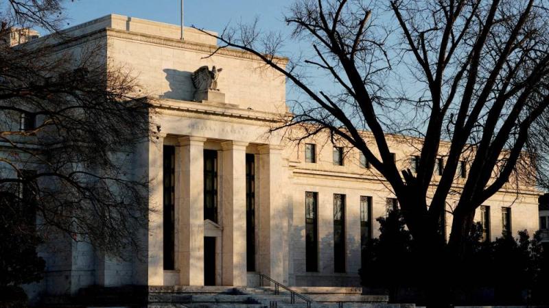 أعضاء بـ «الاحتياطي الفيدرالي» يتوقعون تراجع التضخم إلى المستوى المستهدف 2%