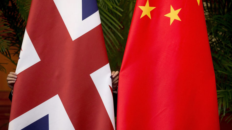 الصين تعلن الحكم على بريطاني بالسجن خمس سنوات بتهمة التجسس