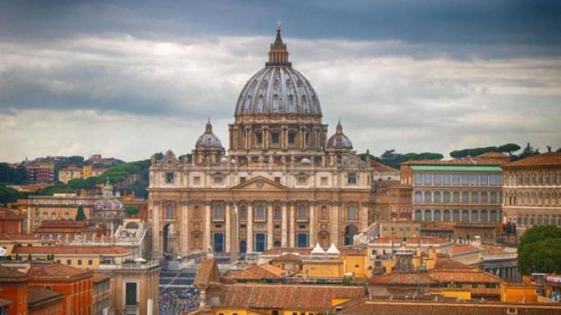 الفاتيكان يدعو إلى إنهاء الحروب ويحث على احترام المدنيين