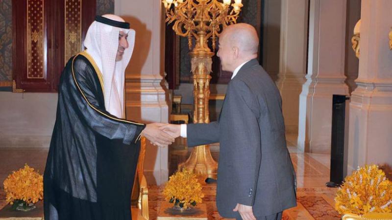 سفير الإمارات يقدم أوراق اعتماده إلى ملك كمبوديا