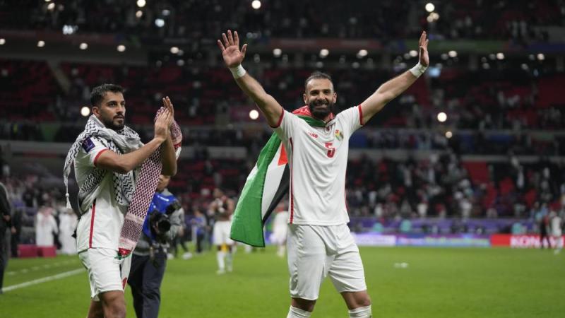 كأس آسيا.. يزن العرب من الإيقاف مدى الحياة إلى صخرة دفاع الأردن