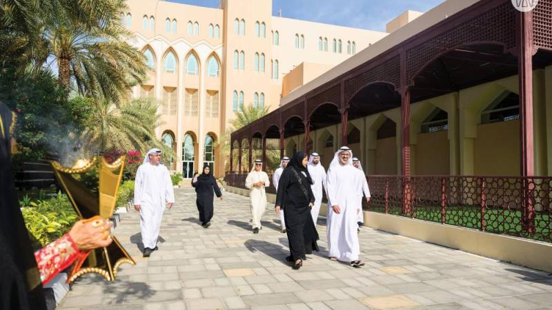 خالد بن محمد بن زايد يزور مقر الاتحاد النسائي العام في أبوظبي