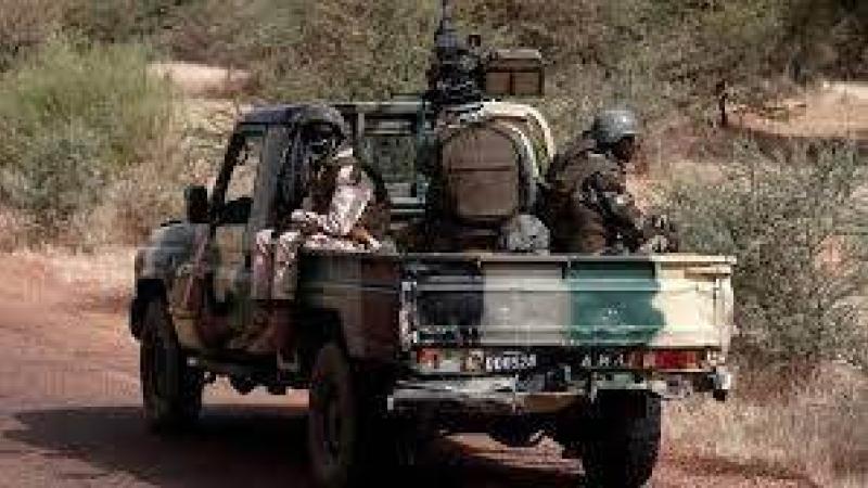 متمردون ينهون حصاراً على الطرق في مالي
