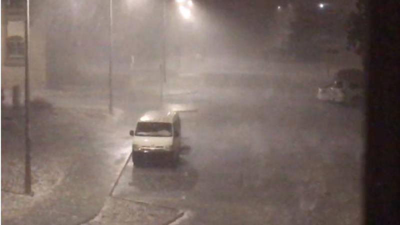 أمطار غزيرة مصحوبة ببرق ورعد تعمّ الإمارات