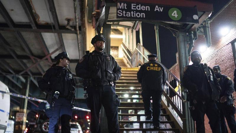 قتيل و5 جرحى بإطلاق نار في محطة مترو نيويورك