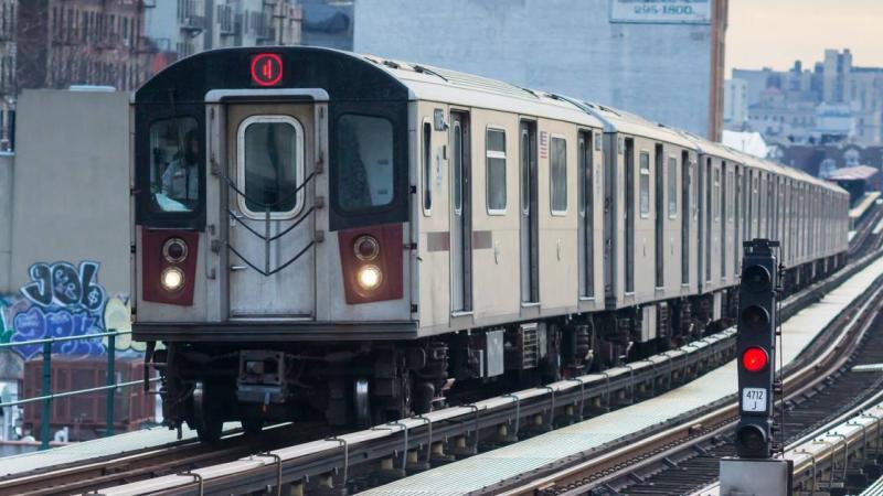 «ساق» في مترو الأنفاق.. لغز يحيّر الشرطة الأمريكية