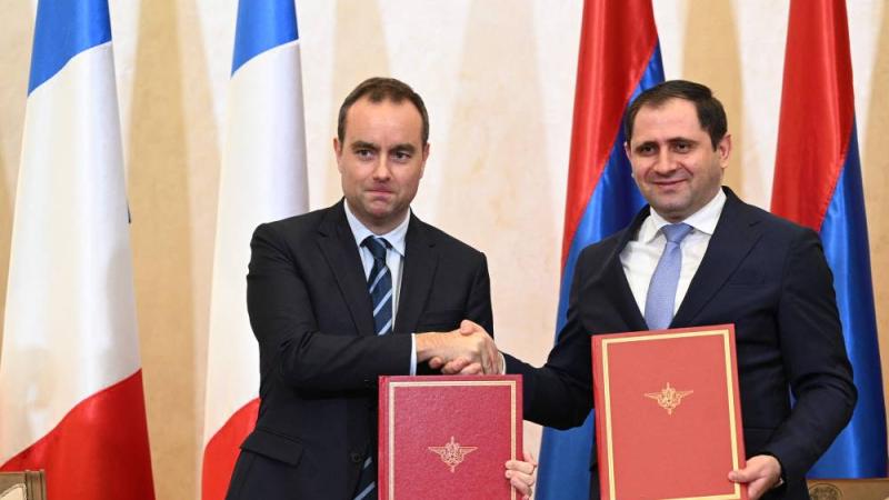 أرمينيا توقع عقداً مع فرنسا لشراء بنادق