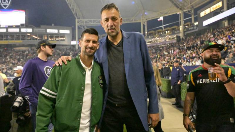 حضور قياسي في ملعب غالاكسي..مشاهير الفن والرياضة يشهدون هدف ميسي القاتل